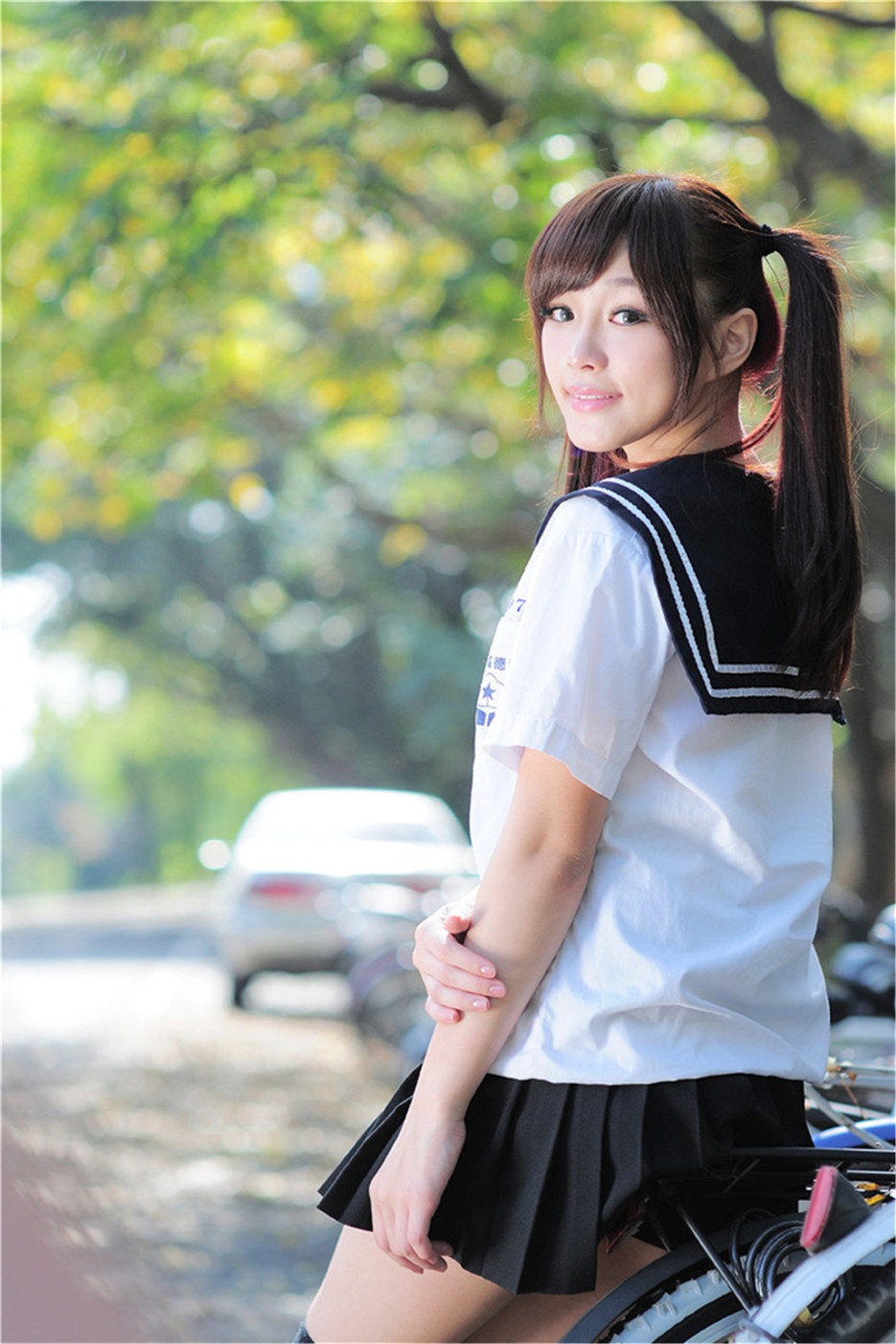 清纯甜美校花户外唯美迷人写真