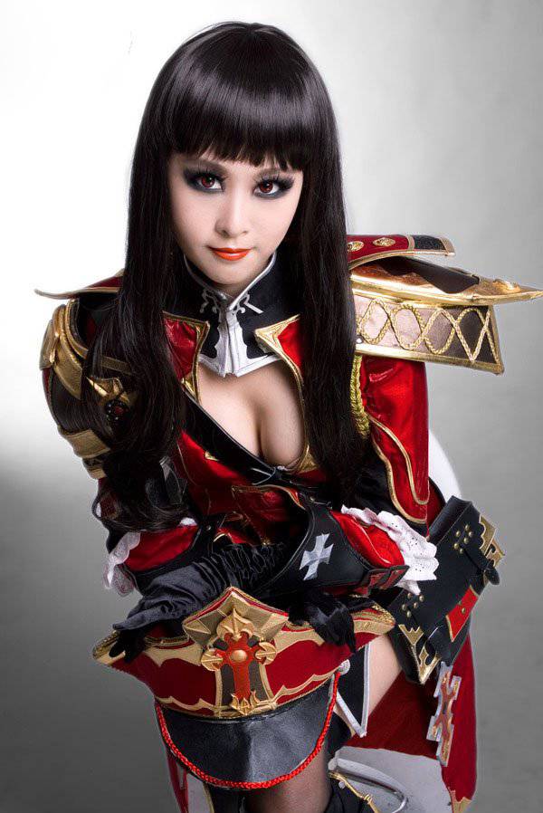 性感模特演绎完美时空神魔大陆Cosplay写真