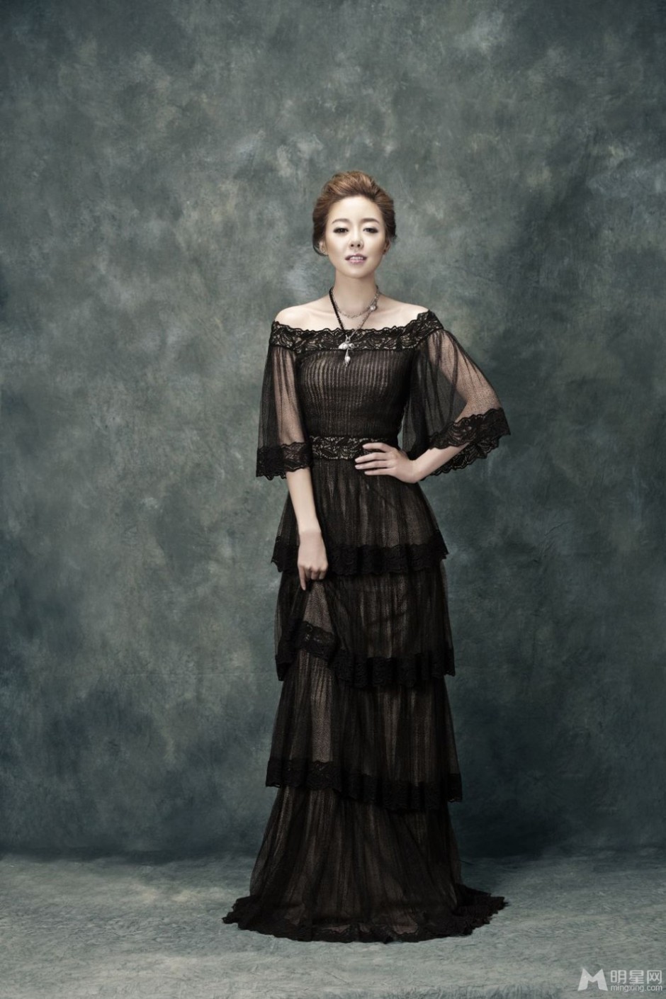 安又琪复古优雅小女人风范迷人