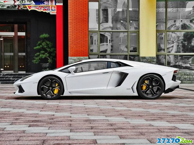 兰博基尼Aventador高清汽车图片
