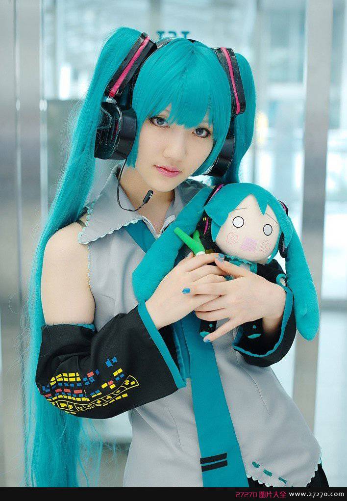 超高可爱萌妹子未来初音COS