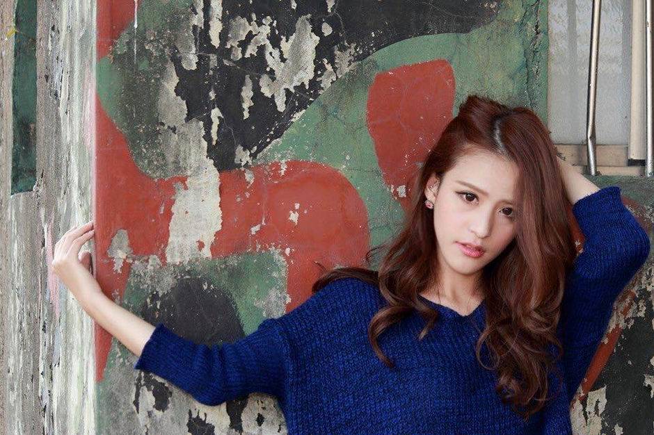 台湾校花极品女神李娜颜值爆表