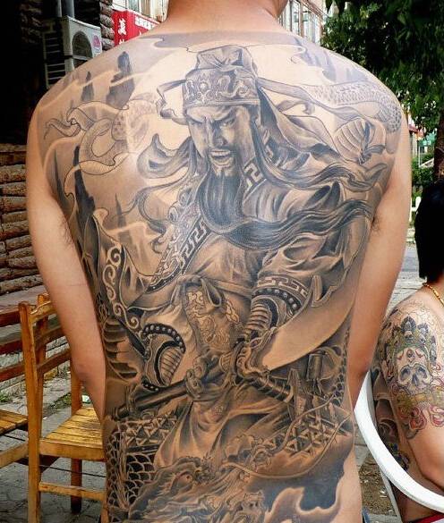 男人满背的关公纹身图片