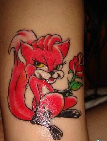 女生腿部可爱狐狸纹身图案大全