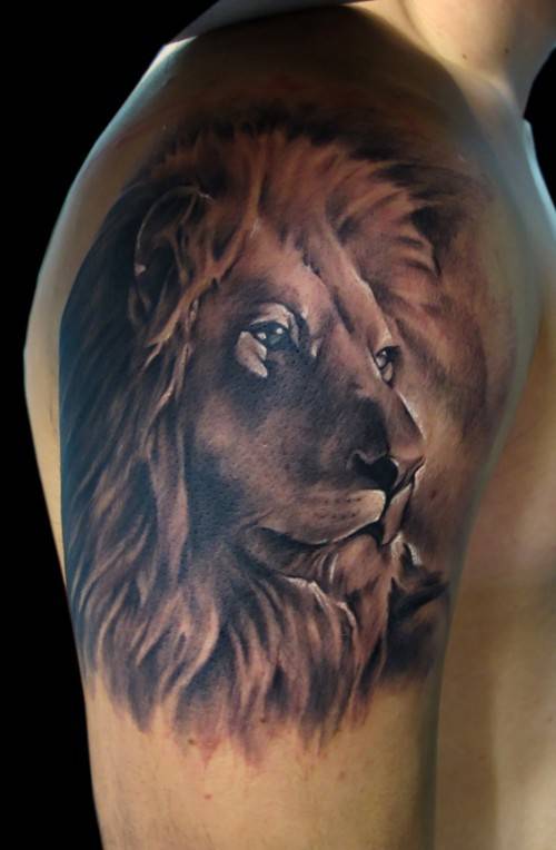 时尚手臂霸气狮子纹身图案