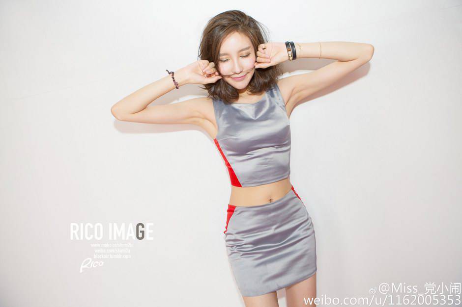 中国最美车模党佳妮身材极致性感