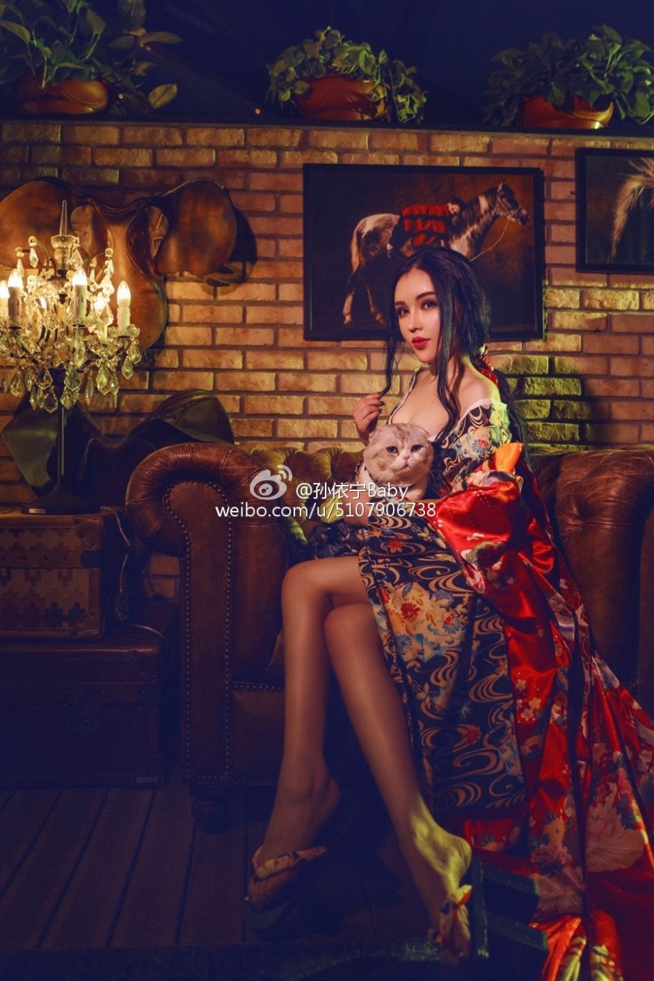 车模小天后孙依宁超诱人艺术写真