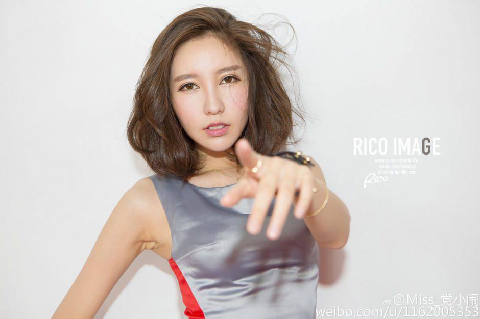 中国最美车模党佳妮身材极致性感