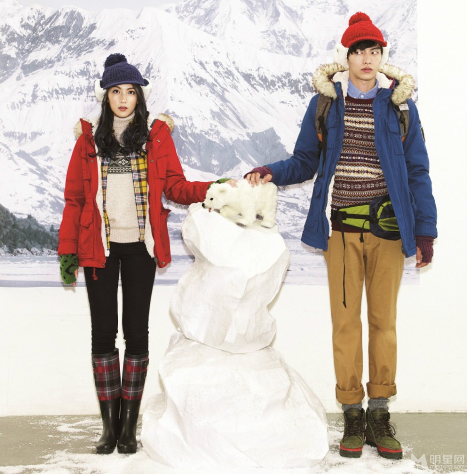 李民基与KARA拍摄时尚温暖冬装宣传照