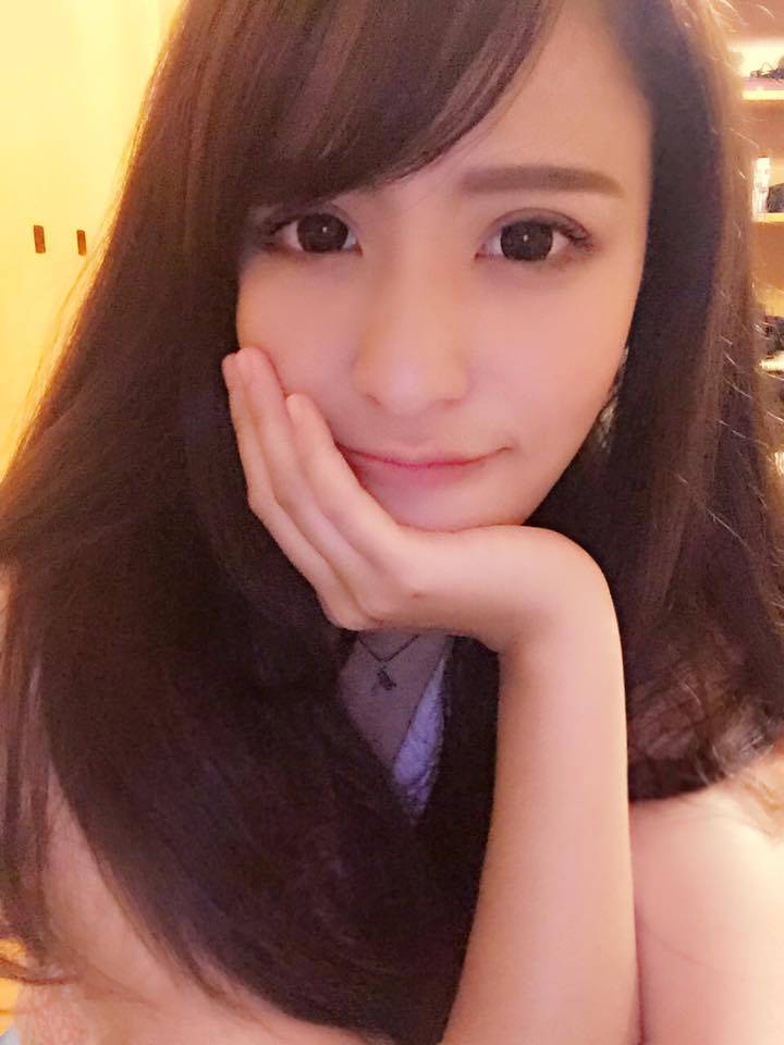 台湾校花极品女神李娜颜值爆表