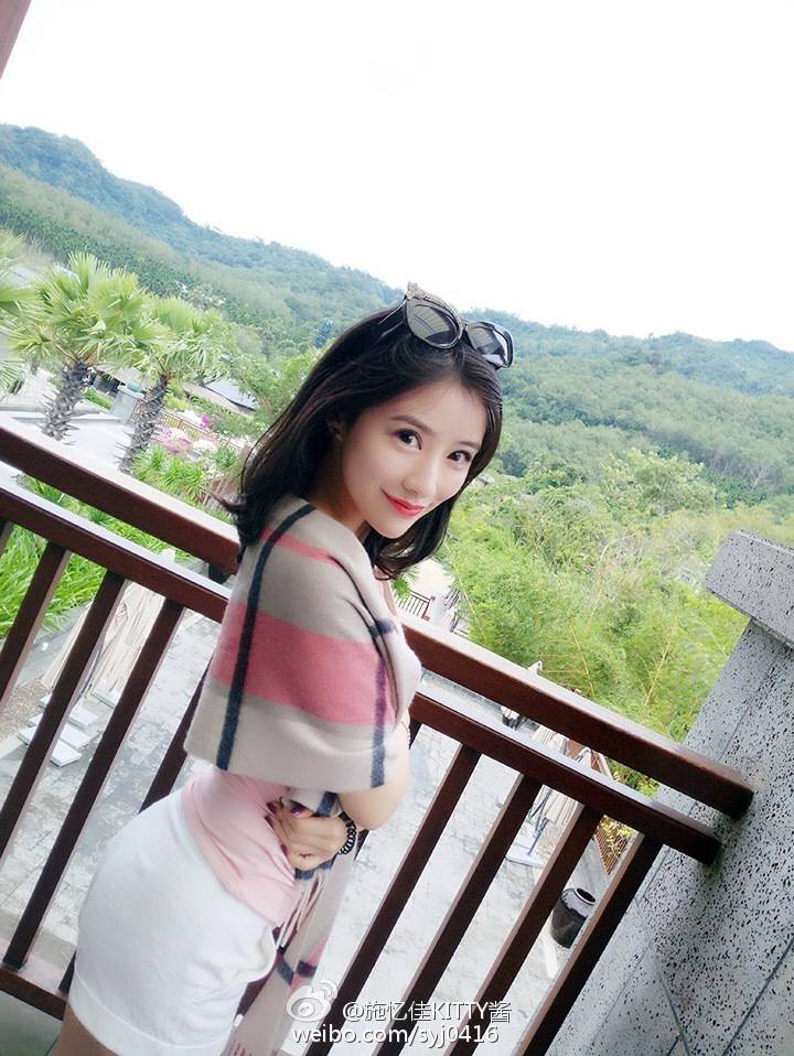 清新靓丽时尚美女施忆佳Ashley秒杀千万宅男