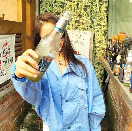 空间皮肤非主流女生图片
