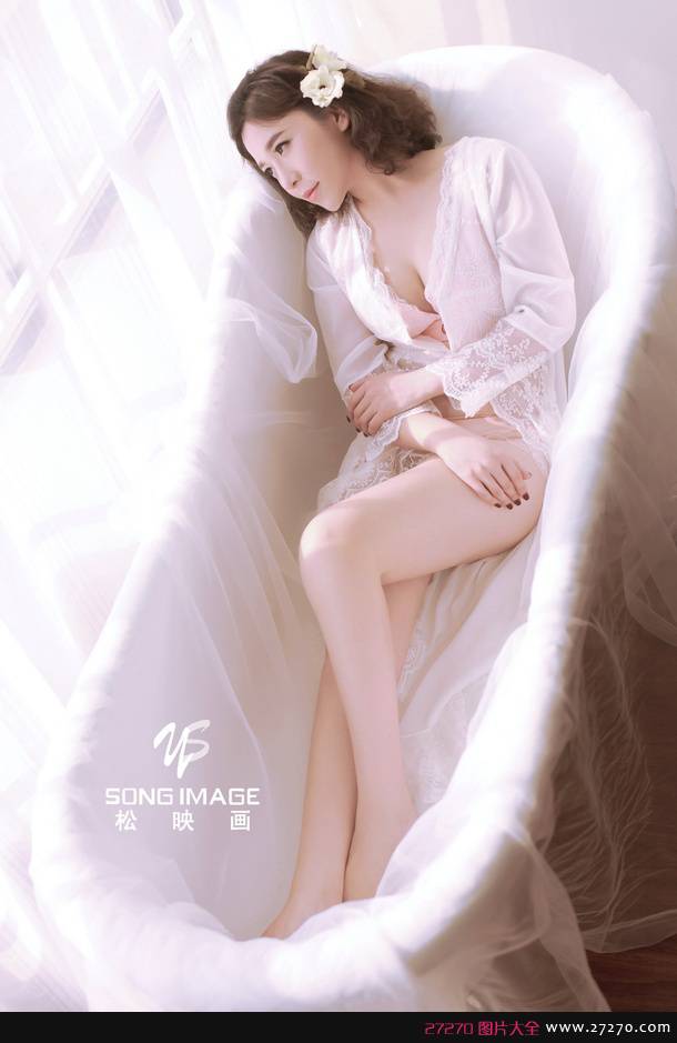 性感美女浴缸甜美写真