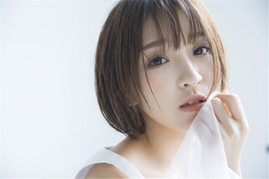 齐刘海甜美女神张向珉日系小清新艺术照