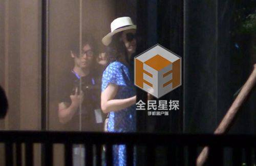 李易峰新片女装扮相曝光 长发披肩浓妆艳抹(4)