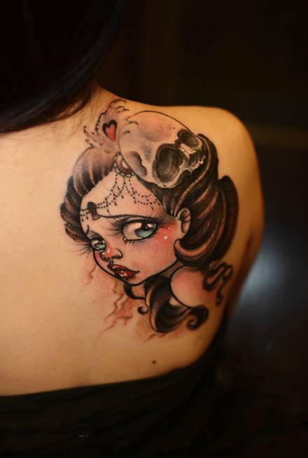 女生肩部动漫肖像纹身图片可爱精致