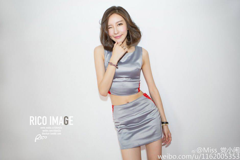 中国最美车模党佳妮身材极致性感