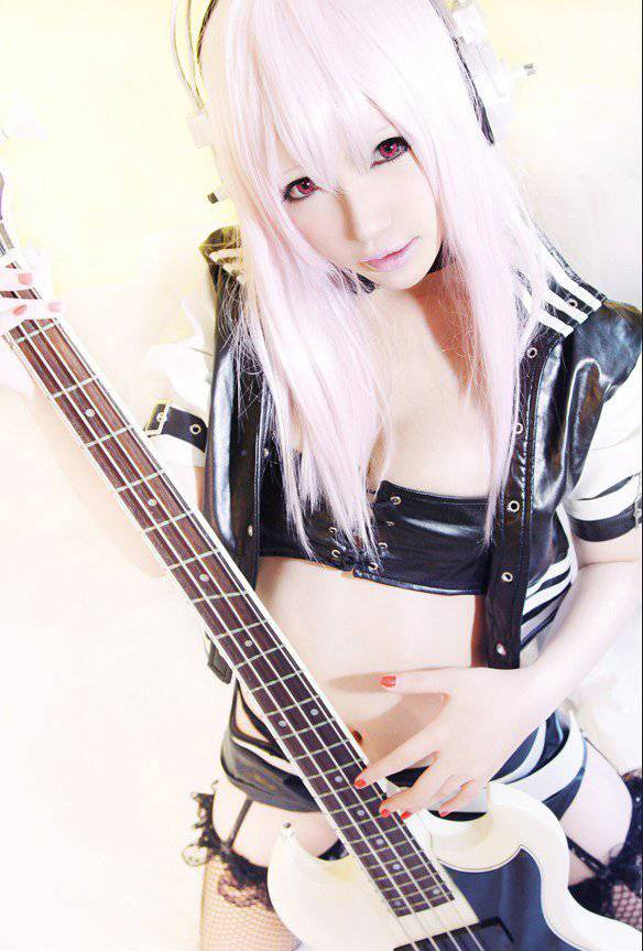 呆萌甜妹子cos性感超级索尼子