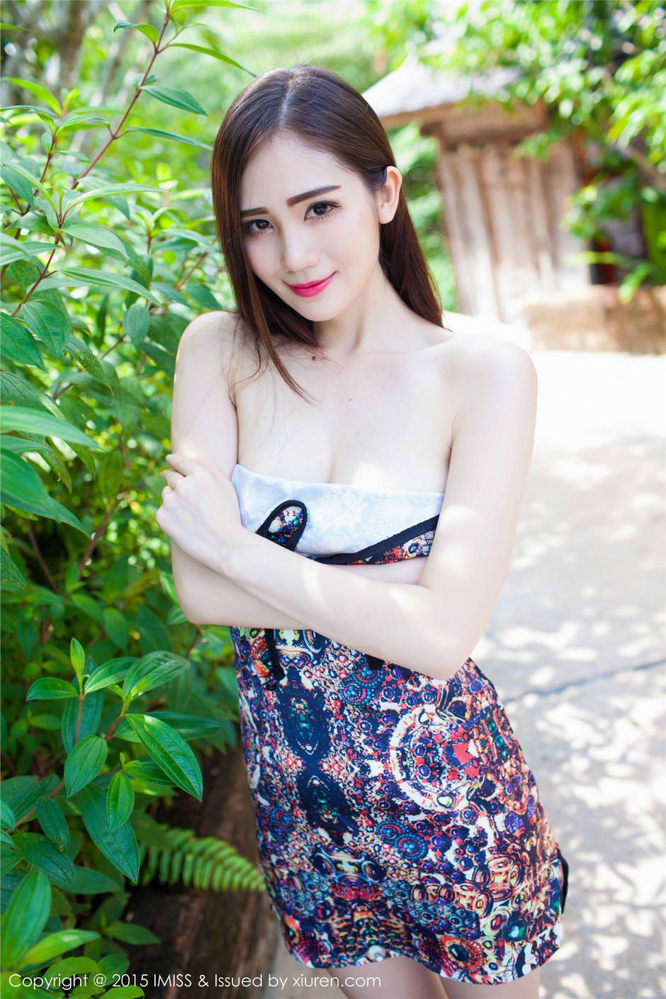 魅妍社气质女人SISY思高清户外性感写真
