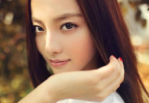 张嘉倪春日花漾女神唯美写真组图