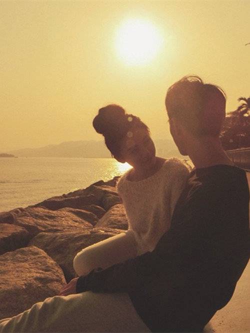 情侣浪漫唯美图片素材 两张