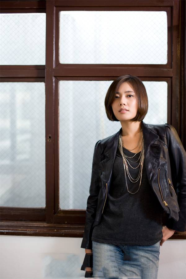 韩国女演员秋瓷炫清纯娇俏迷人写真