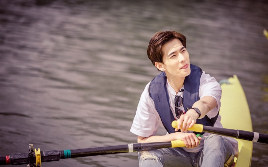 qq花儿与少年桌面壁纸