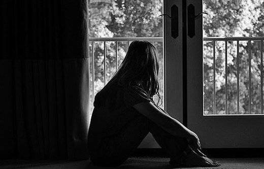 悲哀的伤感女生图片