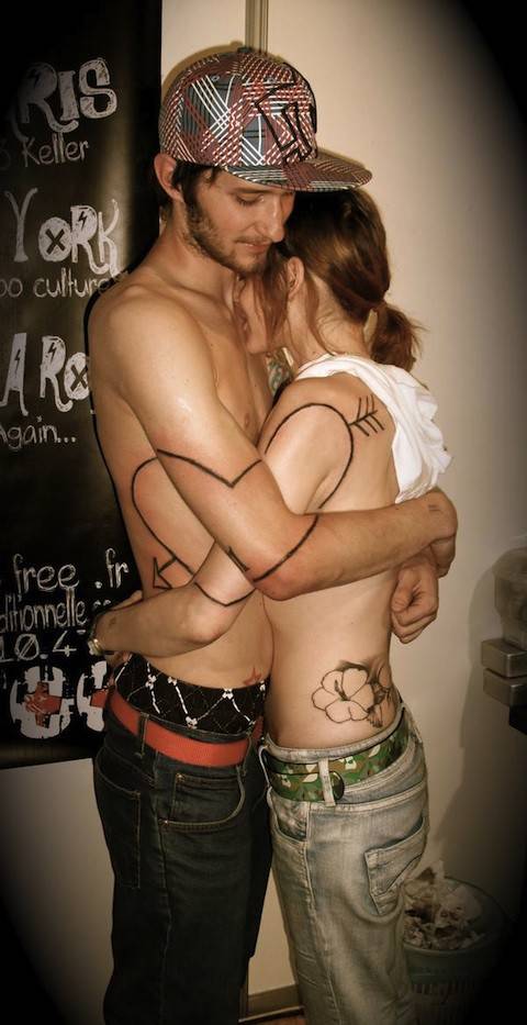 欧美街头情侣个性浪漫纹身图片