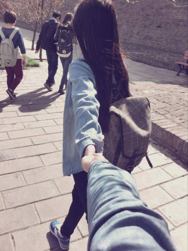 女生图片非主流伤感黑白侧面