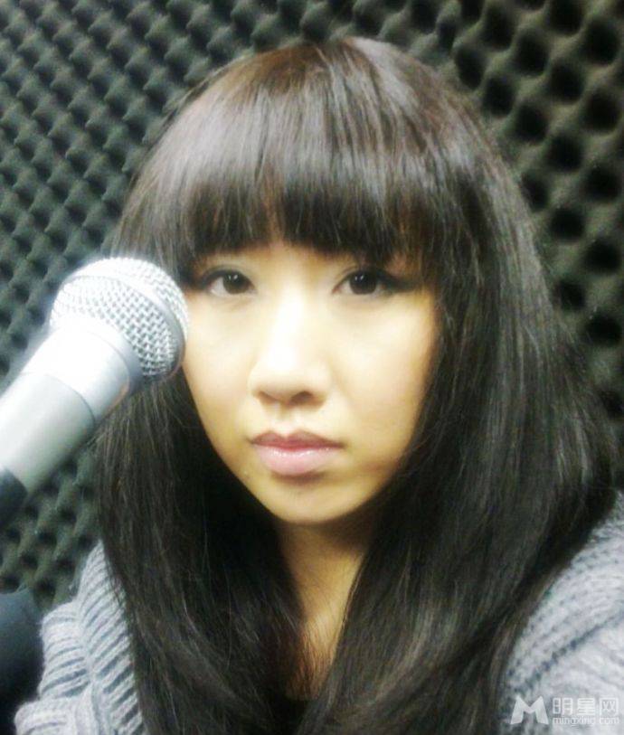 中国好声音孟楠飘逸长发女人味十足