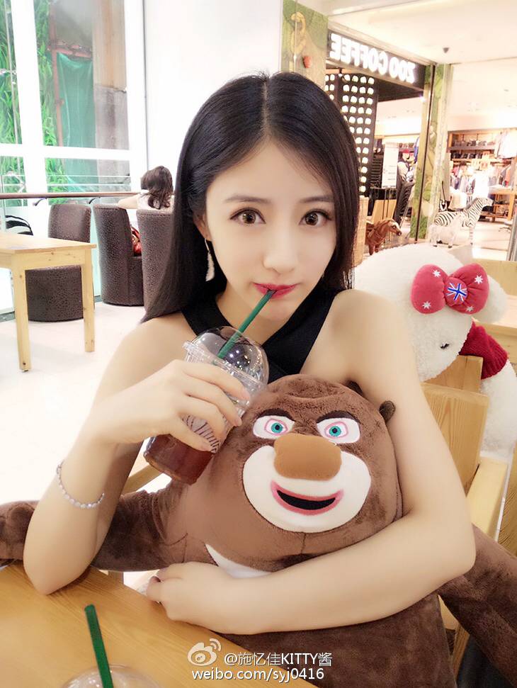 清新靓丽时尚美女施忆佳Ashley秒杀千万宅男