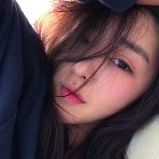 唯美成熟女生侧面图片