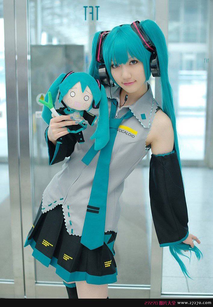 超高可爱萌妹子未来初音COS