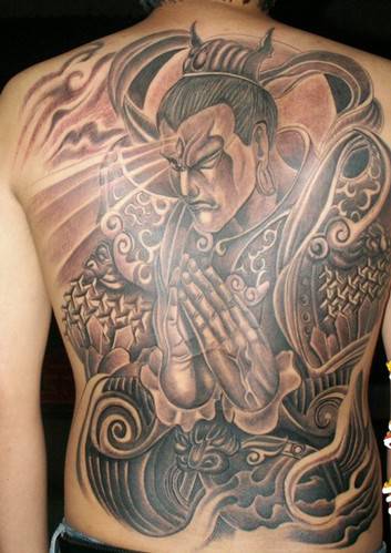 超流行的二郎神纹身背后图案