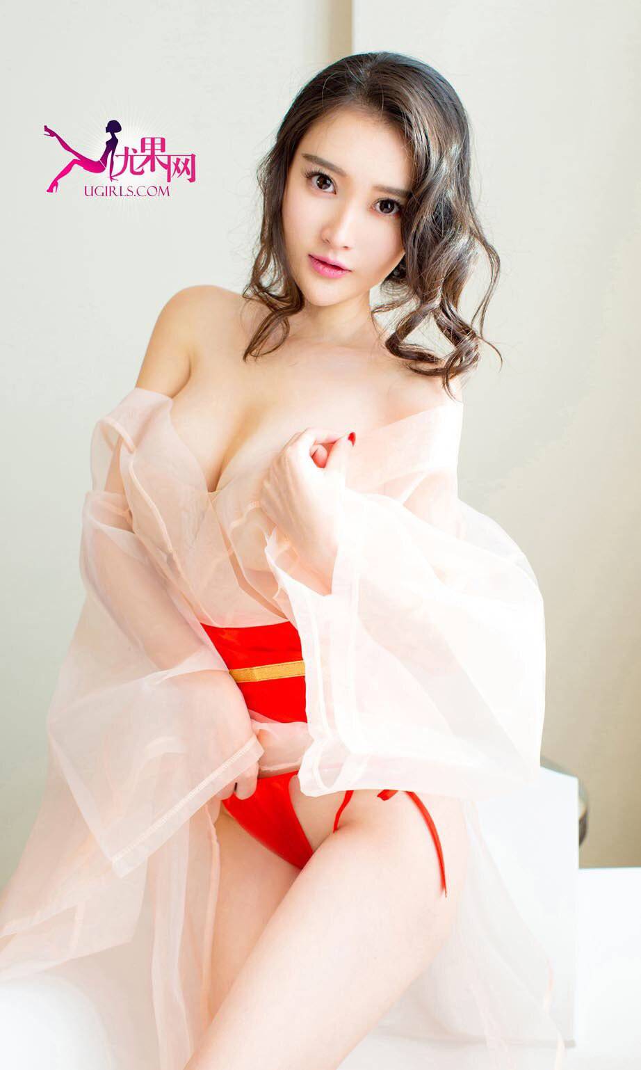 性感漂亮妹妹潇潇的诱人私房照