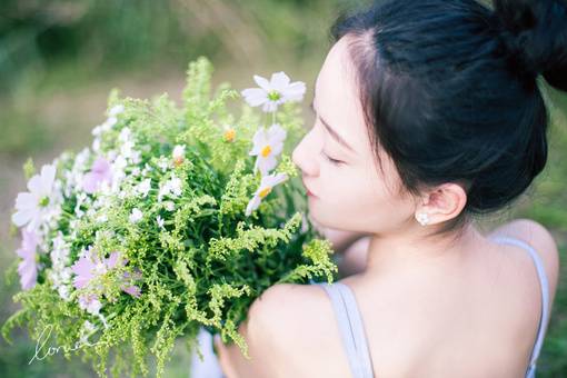 女生图片伤感意境背影