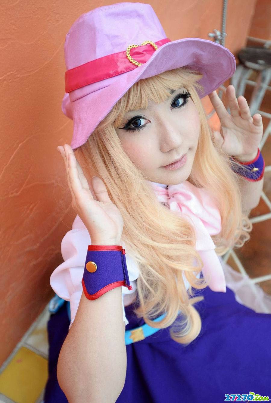 日本超级萌妹出演cosplay写真