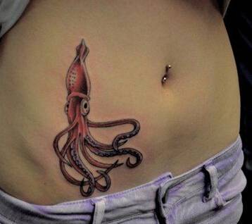 腹部个性章鱼纹身图片