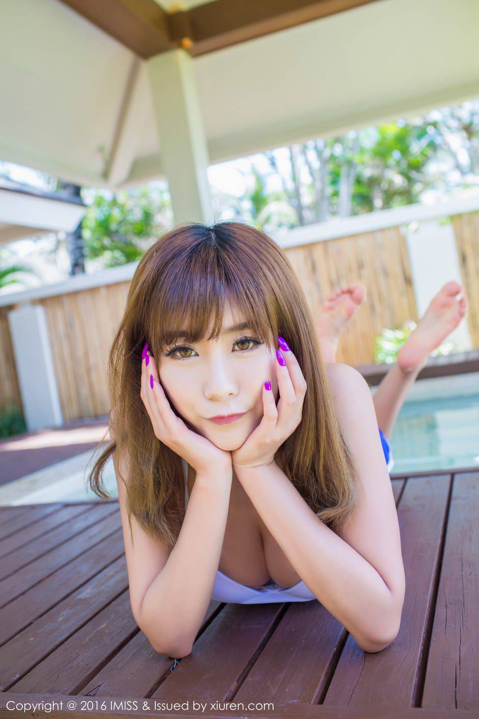 90后比基尼美眉程小烦不烦户外旅拍写真