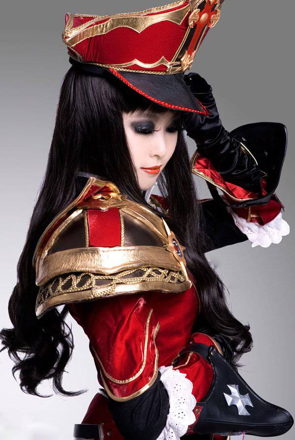 性感模特演绎完美时空神魔大陆Cosplay写真