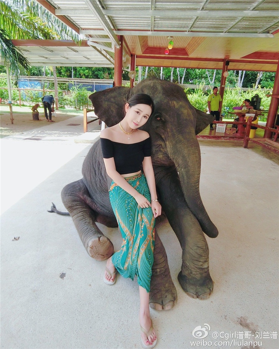 90后超瘦小蛮腰美女刘兰谱微博高清图