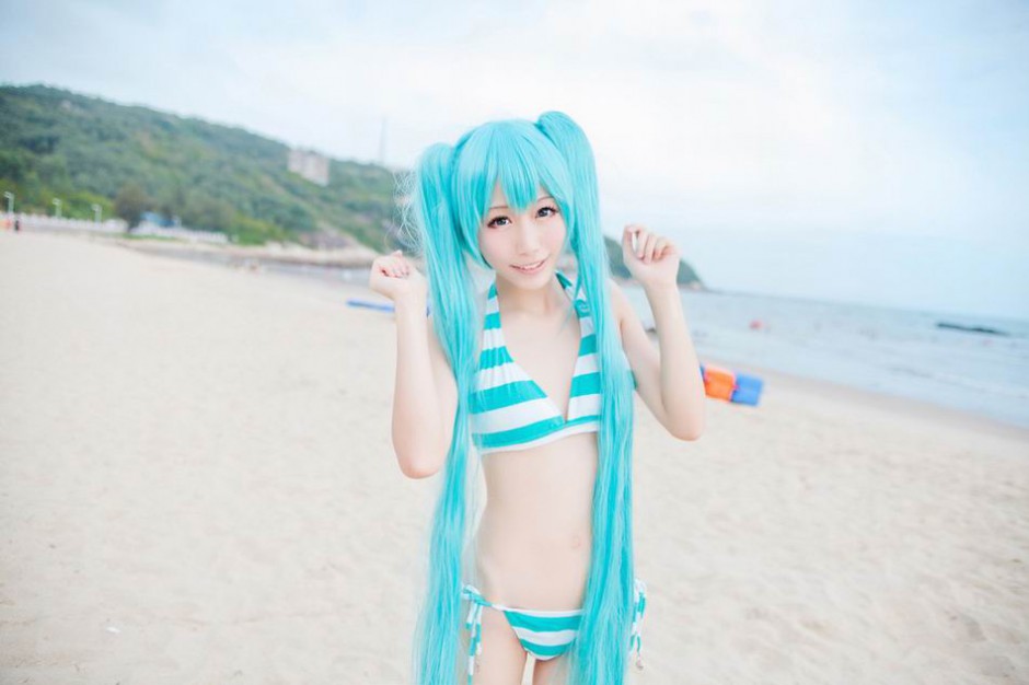 《初音》超萌MM泳装高清cosplay写真