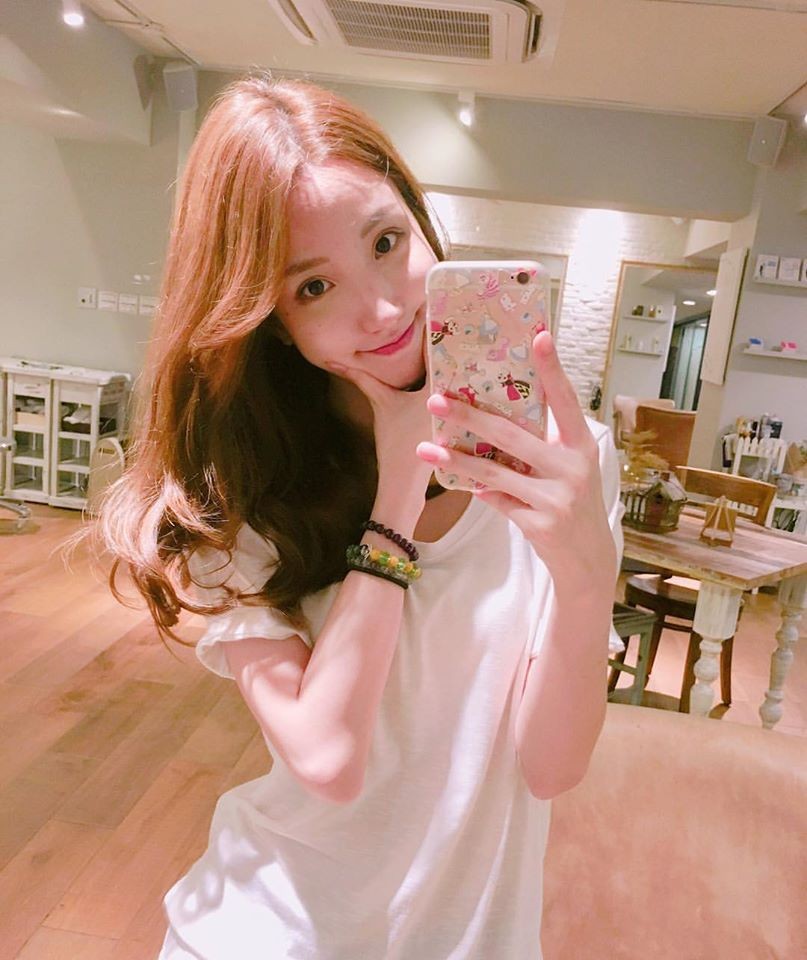 台湾嫩模叶芷君唯美清纯写真图片