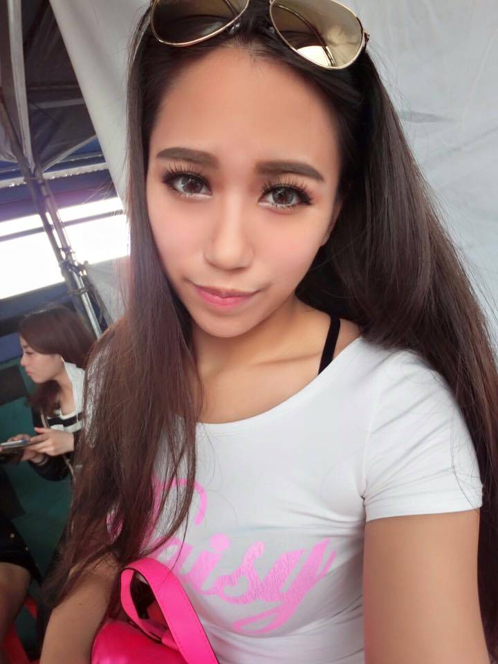 台湾性感女神Feifei菲菲超火辣美图