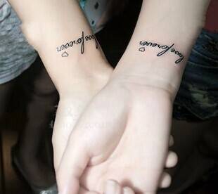 手腕情侣纹身小图案简约英文纹身秀