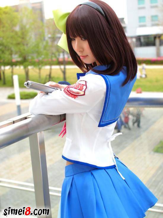 清纯学生妹变身cf女人物cosplay图片