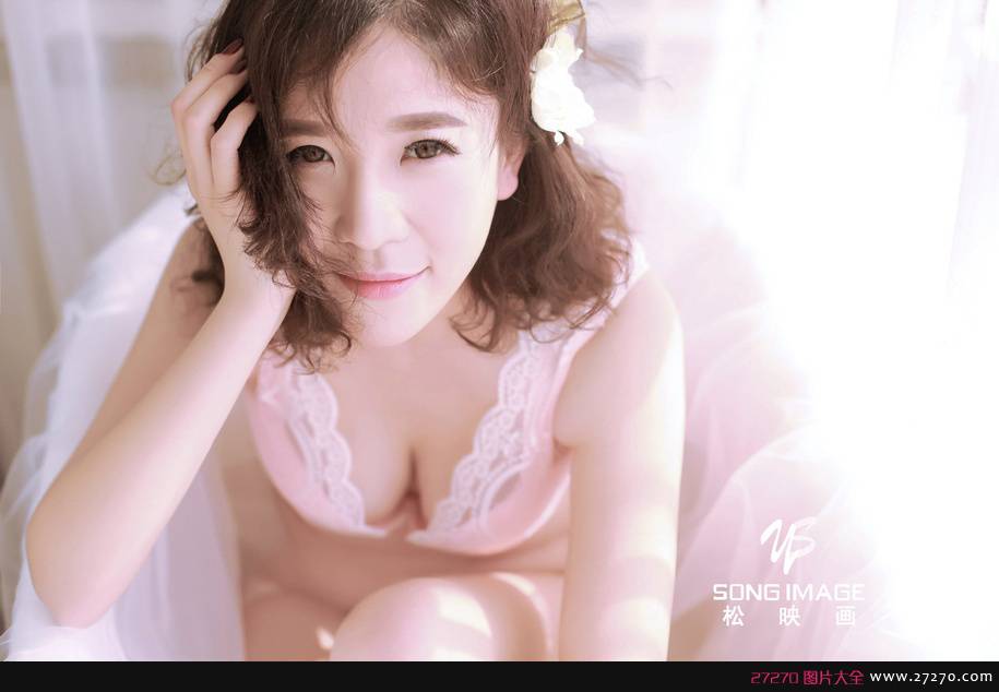 性感美女浴缸甜美写真