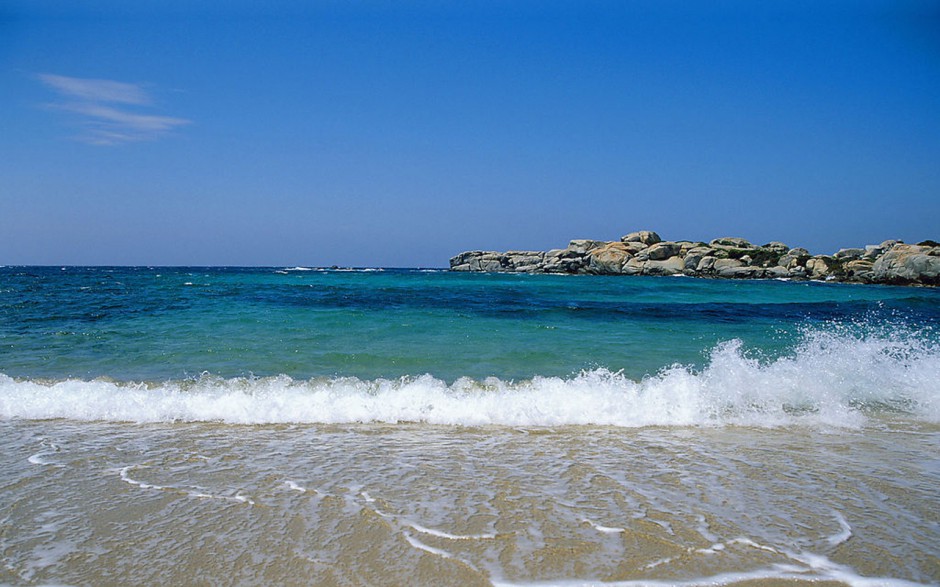 高清碧海唯美蓝天白云桌面壁纸