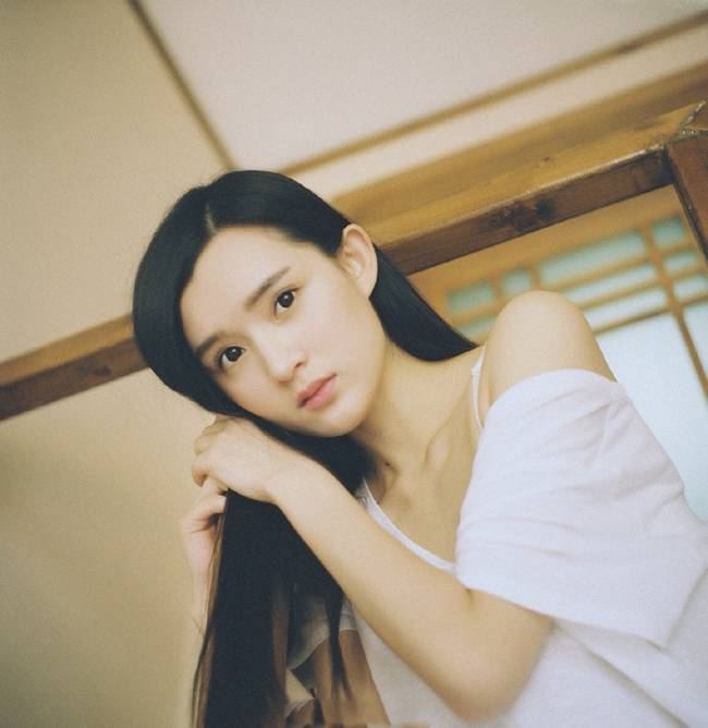 陈丹婷时尚纯美迷人生活自拍照